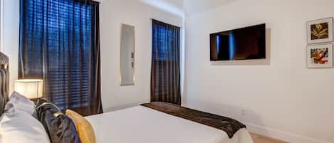 2 habitaciones, tabla de planchar con plancha, wifi y ropa de cama