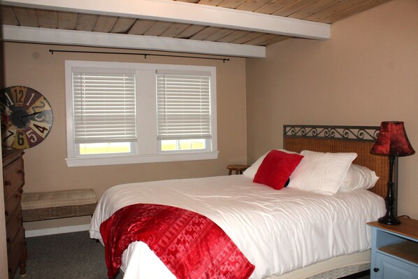 3 quartos, ferros/tábuas de passar roupa, Wi-Fi, roupa de cama