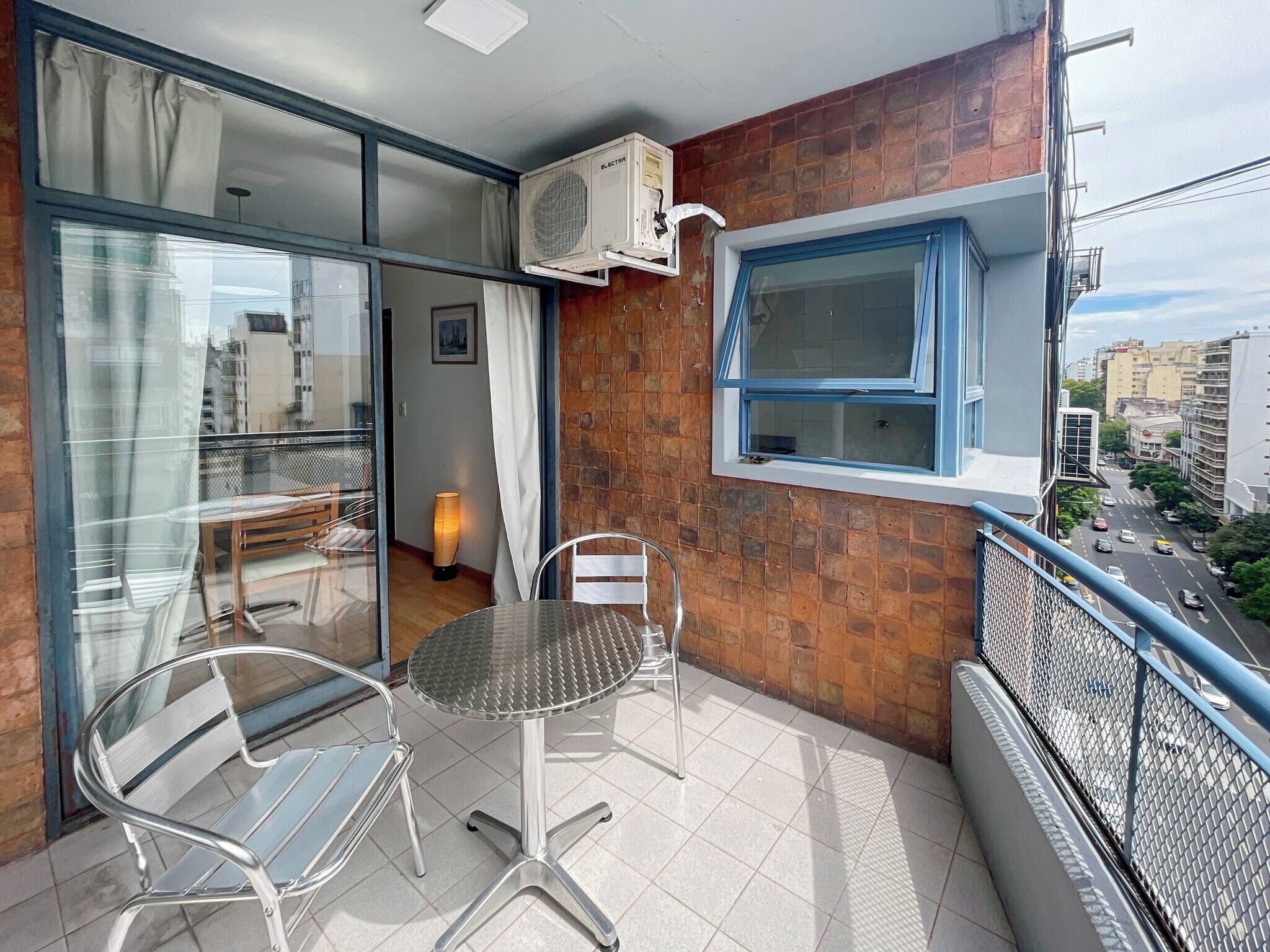 Apartamento, vários quartos, para fumantes, sacada | Fachada