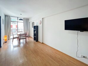 Appartement, fumeurs, balcon | Salle à manger