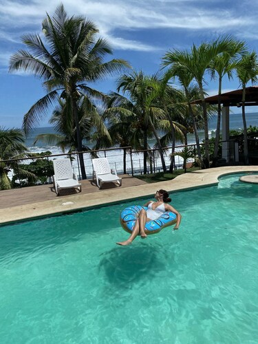 El Tunco Beachfront Sirfcity Spot