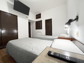Standard Triple Room | Free WiFi, bed sheets - Hotel Patios De Salta (Salta)