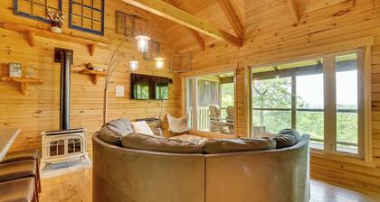 'Pettinger' Getaway w/ Views in Mindoro!