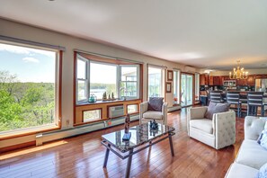 TV, fireplace, video games, table football - Game Room! Lake-View Gem 7 Mi to Camelback Slopes (Long Pond)