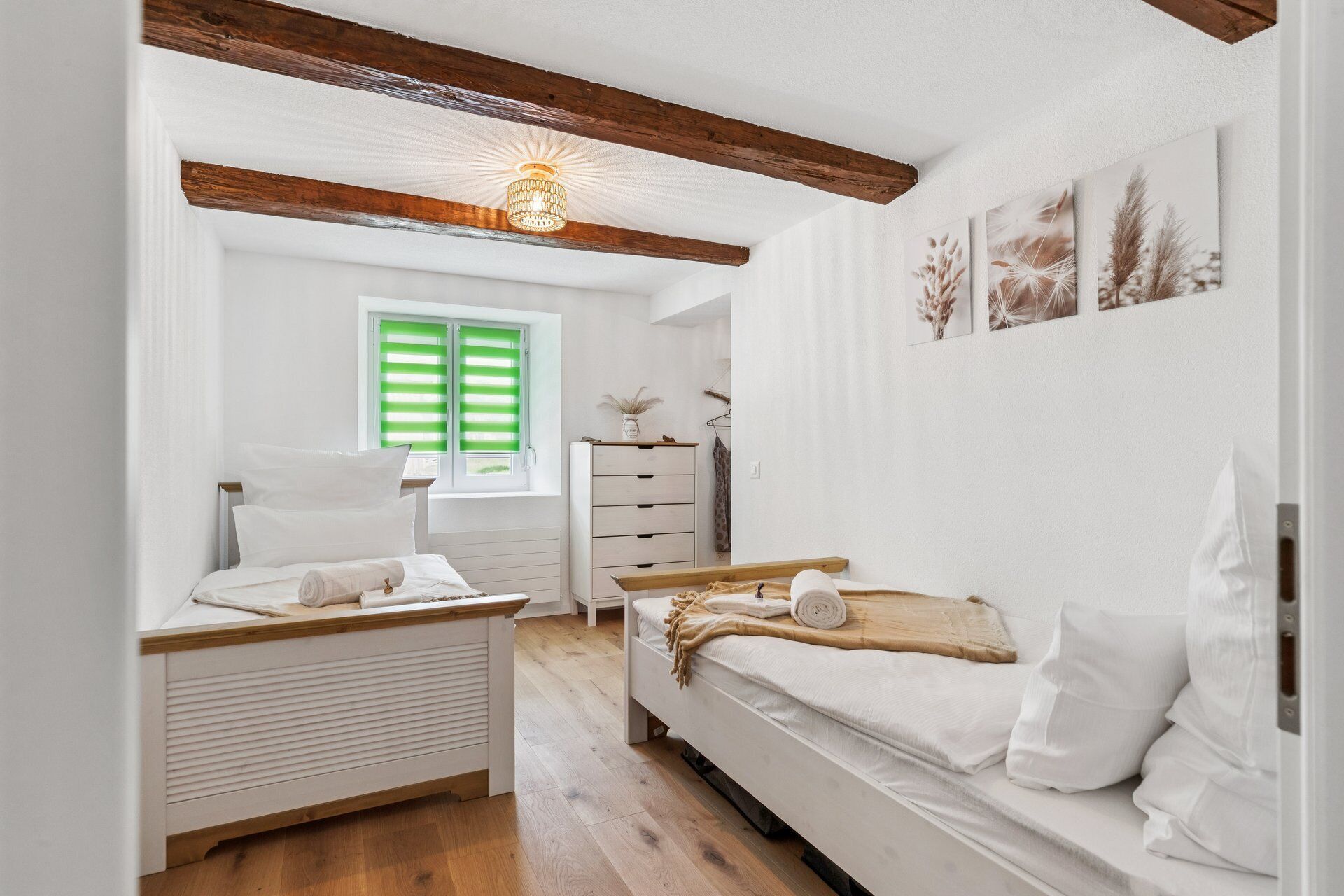 2 chambres, fer et planche à repasser, lit parapluie, Wi-Fi gratuit