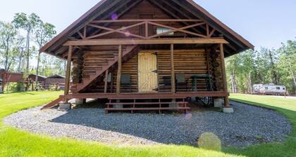 Cozy Rustic Duplex Cabin - Ketchikan Side