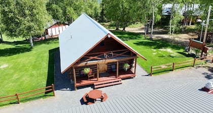 Cozy Rustic Duplex Cabin - Ketchikan Side