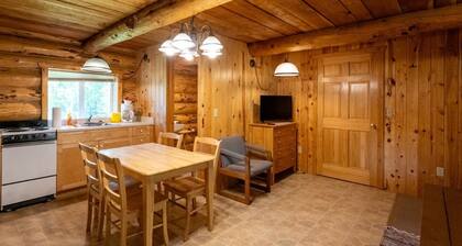 Cozy Rustic Duplex Cabin - Ketchikan Side