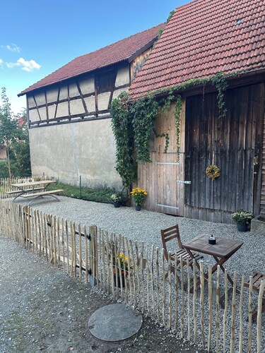 60 sqm apartment on the ground floor with garden and courtyard for 2 people