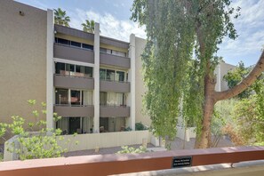 Exterior - < 1 Mi to Old Town: Scottsdale Condo w/ Balcony (Scottsdale)