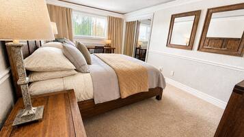 2 bedrooms, desk, iron/ironing board, travel crib