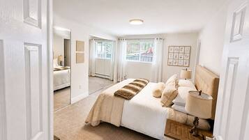 2 bedrooms, desk, iron/ironing board, travel crib
