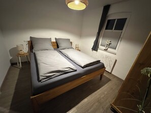 1 bedroom, in-room safe, iron/ironing board, free WiFi