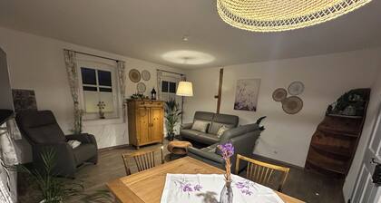 65 qm große Ferienwohnung mit Garten für 2 Personen 1. Stock
Hunde willkommen