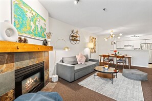 Smart TV, fireplace, stereo