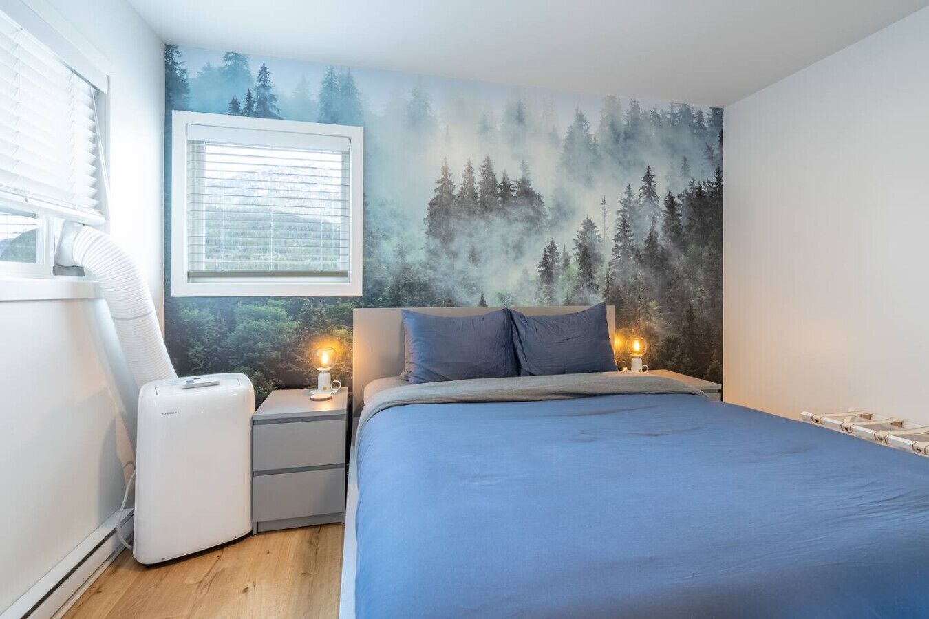 2 soverom, safe på rommet, strykejern/-brett og reiseseng for barn