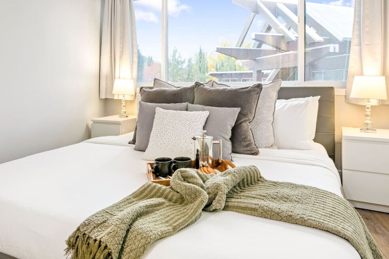 2 Schlafzimmer, Zimmersafe, Schreibtisch, Bügeleisen/Bügelbrett