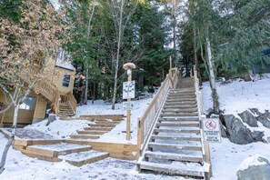 Property grounds - Steps to Creekside Gondola|Cozy Ski & Bike Retreat (Whistler)