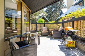 Terrace/patio - Ski-In/Out|Townhouse|Free Prkng (Whistler)