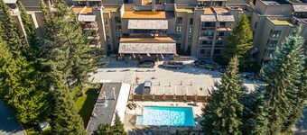 Steps from Whistler Gondola|Pool, Hot tub, Sauna|Free PRKNG|Ski/Bike Storage