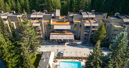 Steps from Whistler Gondola|Pool, Hot tub, Sauna|Free PRKNG|Ski/Bike Storage