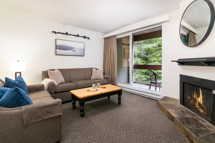 Steps From Whistler Gondola|pool, Hot Tub, Sauna|free Prkng|ski/bike Storage - Whistler