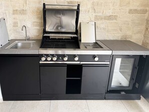 冰箱、微波炉、烤箱、炉灶