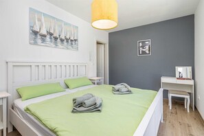 3 chambres, fer et planche à repasser, lit parapluie, Wi-Fi gratuit