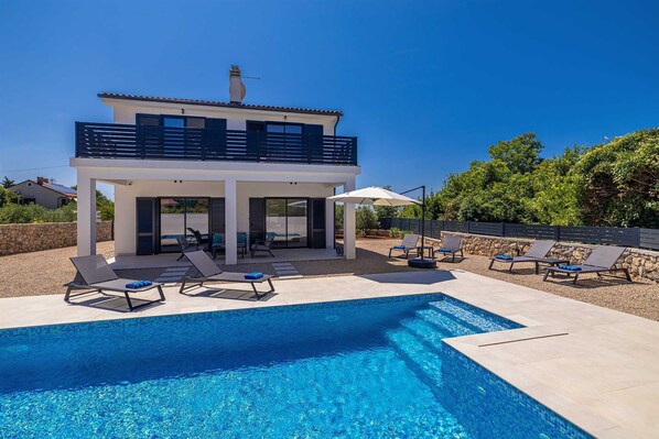 Pool - Holiday house SARA with private pool (Kras)