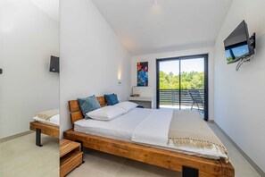 3 bedrooms, free WiFi, bed sheets - Holiday house SARA with private pool (Kras)