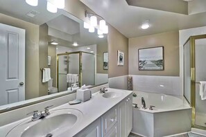 Hair dryer, towels, soap, toilet paper - Beachfront 3-bedroom condo with pool access in Pawleys Island gated community (Pawleys Island)