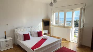 5 bedrooms, in-room safe, desk, soundproofing