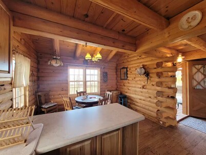 2 Bedroom Log Home Near Las Vegas