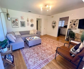 Smart TV - Downtown ATX! Deep Eddy Bungalow #B (Austin)