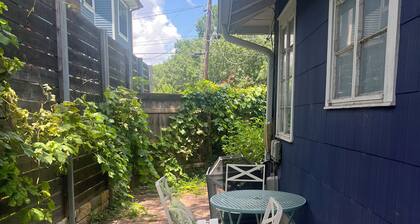Downtown ATX! Deep Eddy Bungalow #B