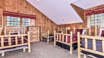 5 bedrooms, WiFi, bed sheets