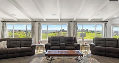 Paradise with a view! Plenty of room for all!