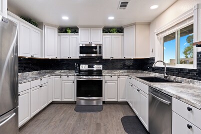 Paradise with a view! Plenty of room for all!