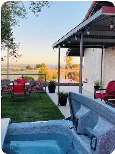 Paradise with a view! Plenty of room for all!