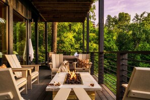 屋外ダイニングエリア