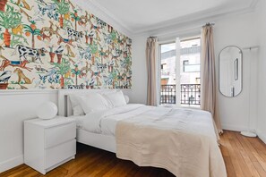 2 bedrooms, iron/ironing board, WiFi, bed sheets - Blueground | Batignolles, washer, nr Parc Monceau (Paris)