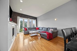 TV, fireplace, offices