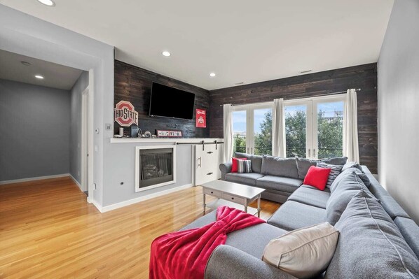 TV, fireplace, offices