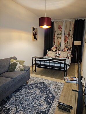 Smart TV - Olymp 4 III OG right (Bamberg)