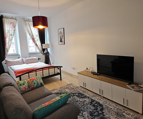 3 bedrooms, iron/ironing board, free WiFi, bed sheets