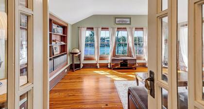 St. Augustine "Pink House", Sleep 12, 6 Bd/3.5 Bth, Walk to Everything, Parking