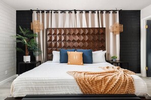 4 bedrooms, desk, iron/ironing board, travel cot