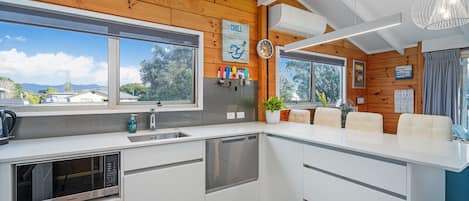 Microwave, oven, stovetop, dishwasher