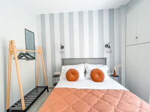 2 Schlafzimmer, Schreibtisch, Bügeleisen/Bügelbrett, WLAN