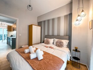 2 bedrooms, desk, iron/ironing board, WiFi